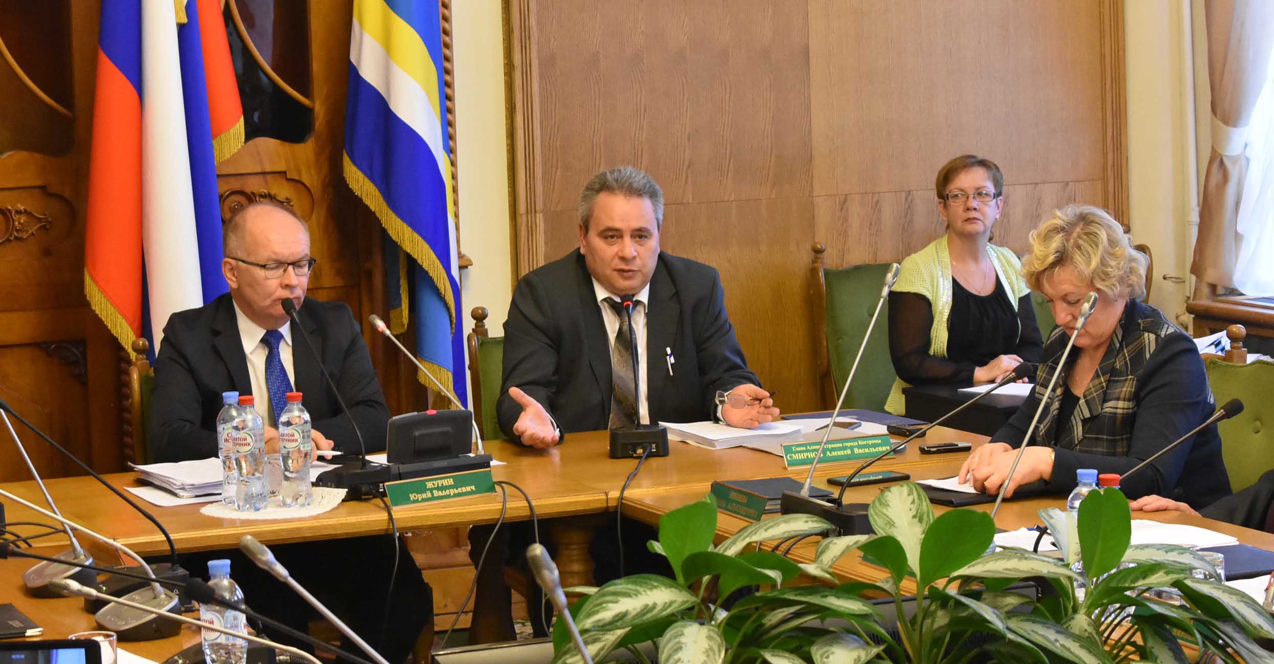 Костромские депутаты решили повременить с пением гимна на заседаниях