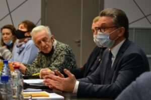 Алексей Бродов выступает на круглом столе в Костроме 2021