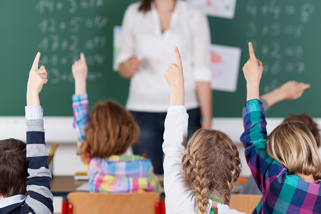 Школа доноса: Стукачи под Костромой выживают учителя из кабинета