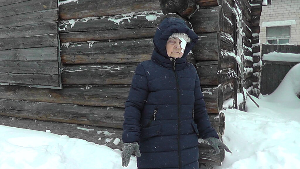 Чиновники отбирают землю у слепой костромички