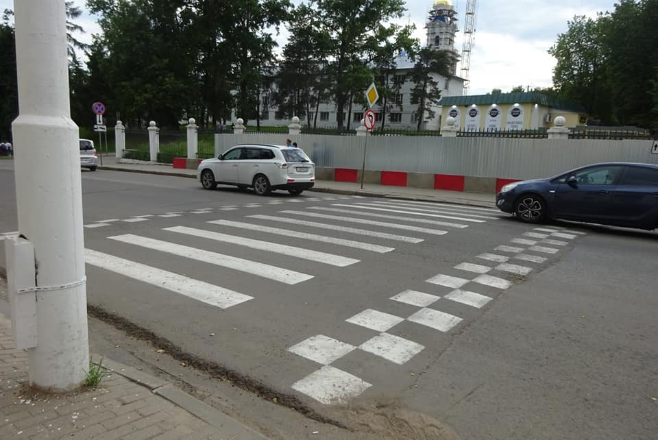 Инвалидам здесь не место: туристический центр Костромы проверили на доступность