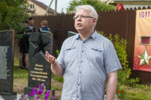 Николай Сорокин на открытии памятника жителям Пантусово в Костроме