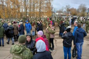 В Костроме прощаются с мобилизованными
